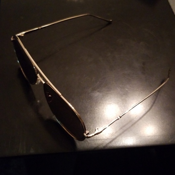 Two-tone Mirrored sunglasses in Gold & Silver - Picture 5 of 8